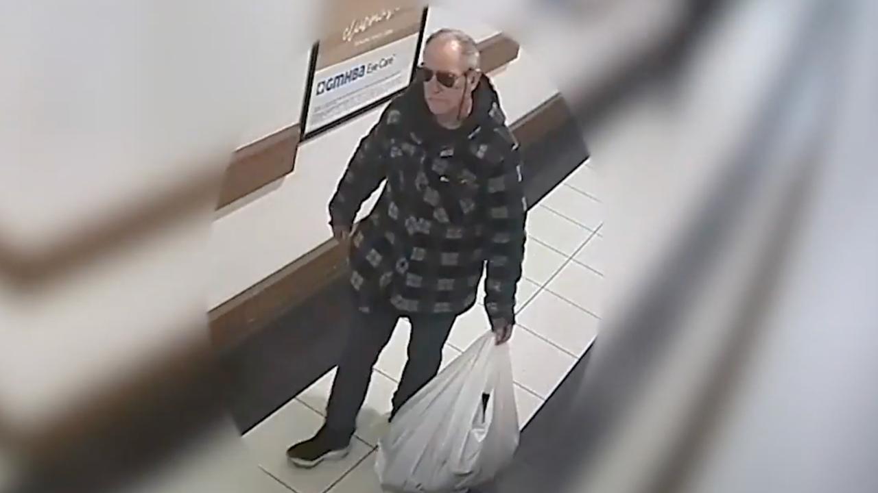 Keith Lees captured by CCTV in Geelong (file)