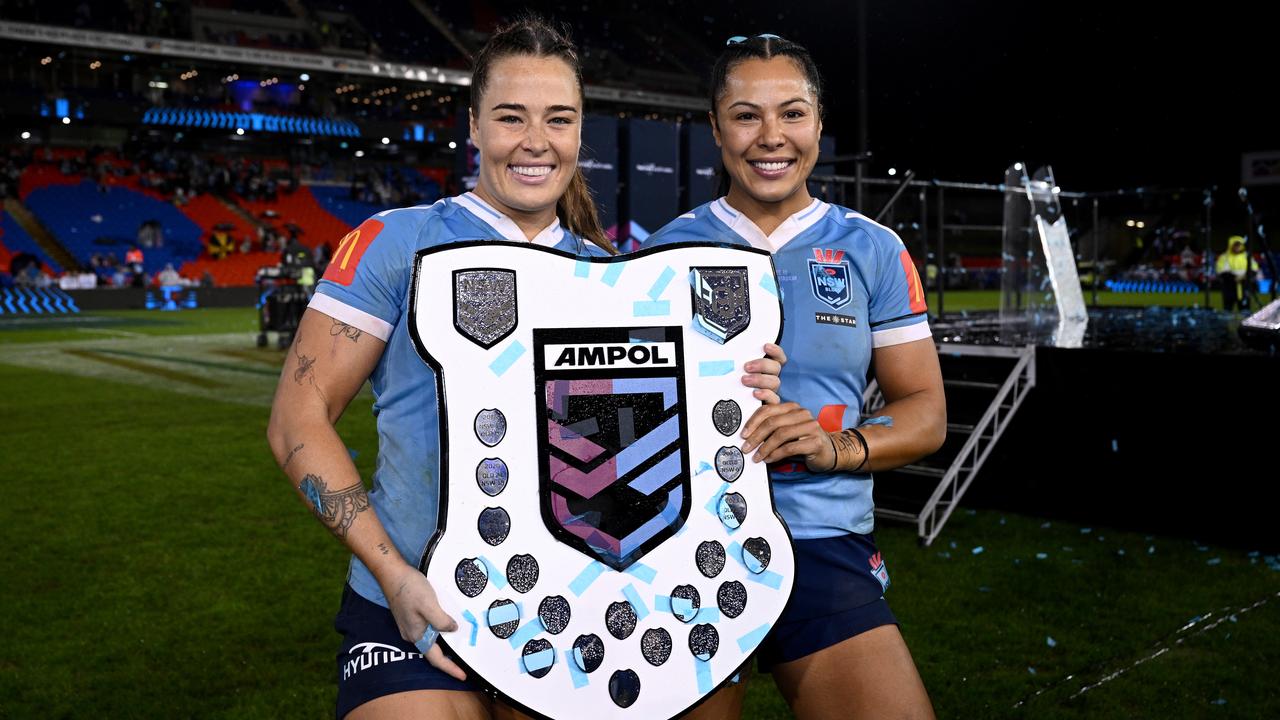 (L-R) Isabelle Kelly and Tiana Penitani Gray.