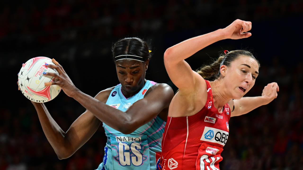 Shimona Nelson of the Mavericks and Sarah Klau of the Swifts