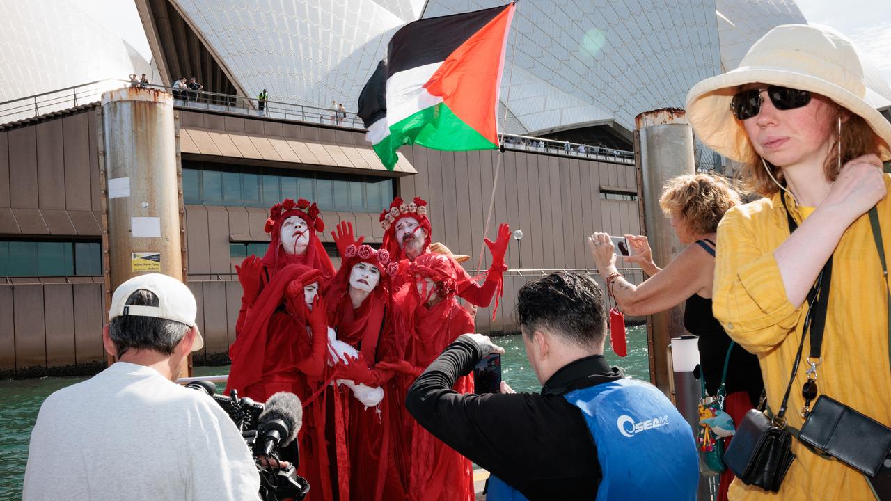 Paddle out for Sumud protest