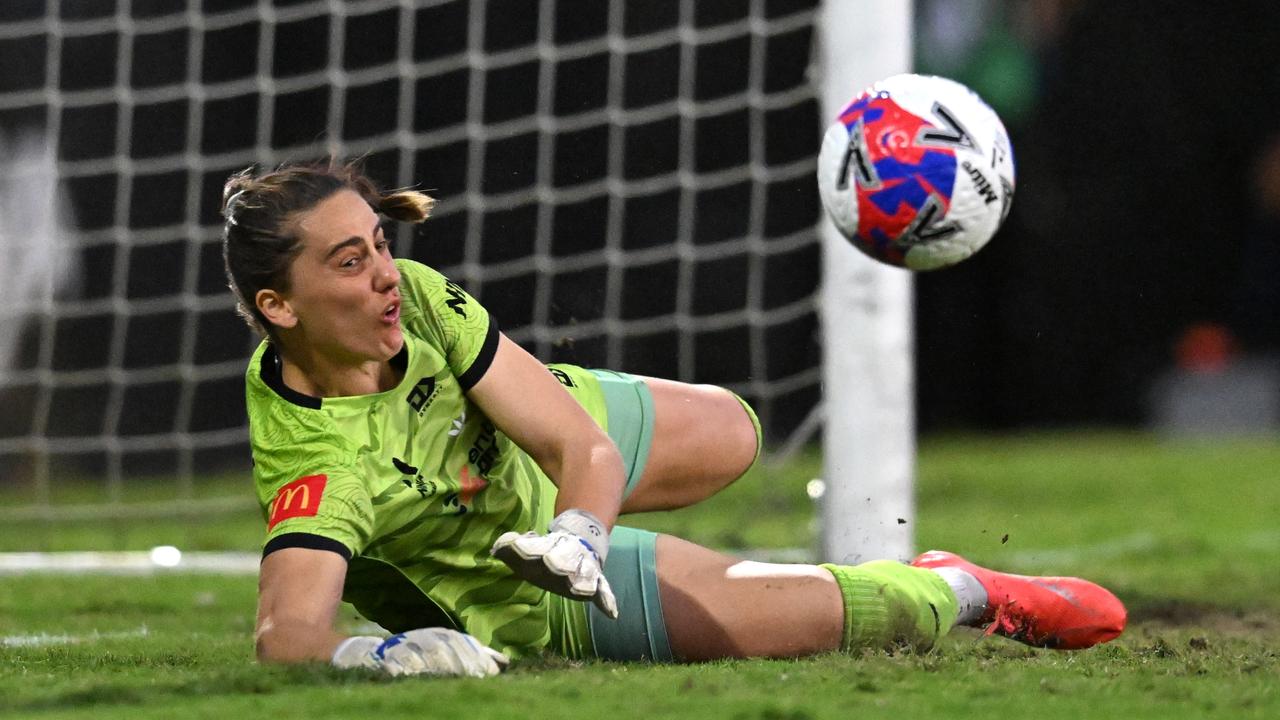 Phoenix goalkeeper Victoria Esson
