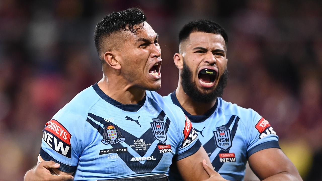 (L-R) Daniel Saifiti and Payne Haas.