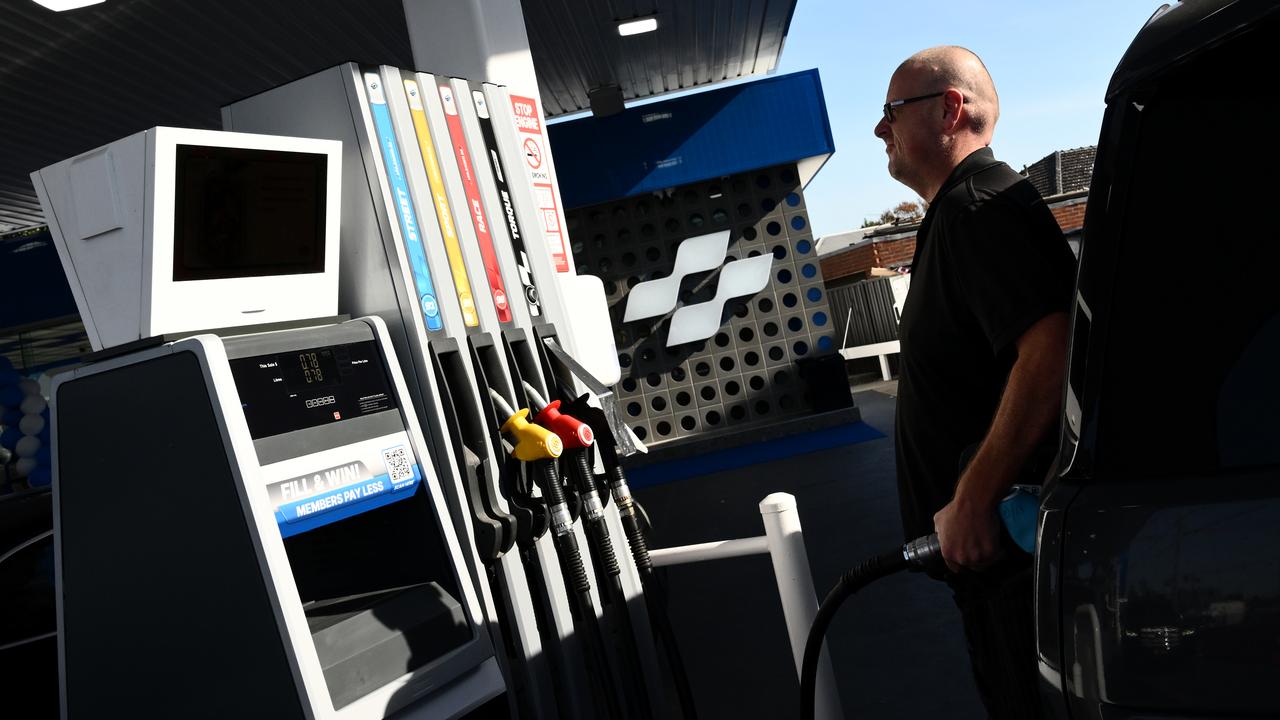 Motorists fill up with discounted fuel