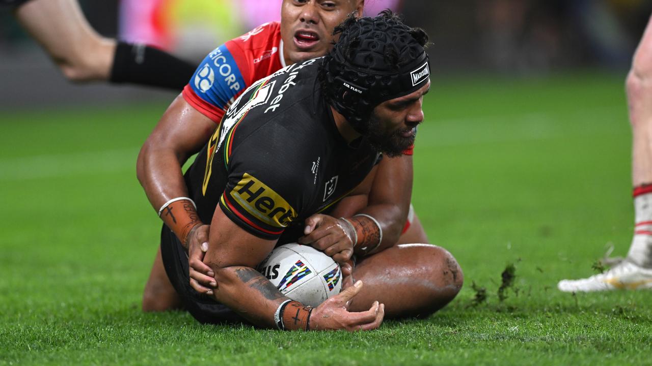 Isaiah Papali'i of the Panthers scores a try
