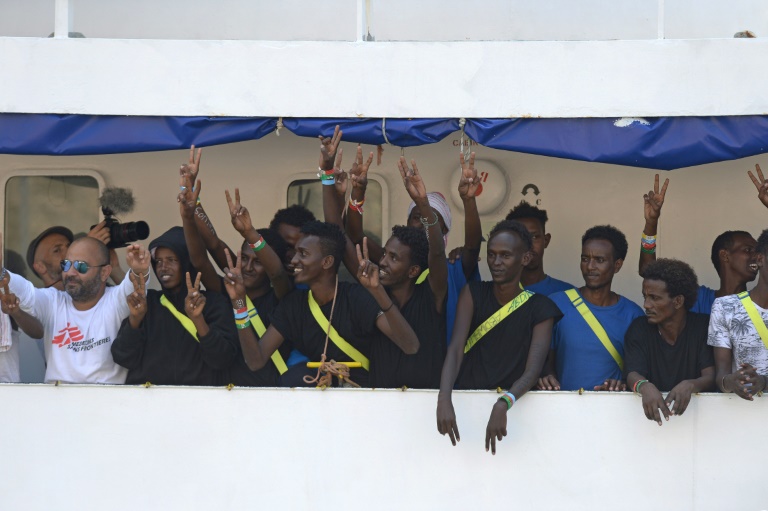 Aquarius ship arrives in Malta after migrant-sharing…