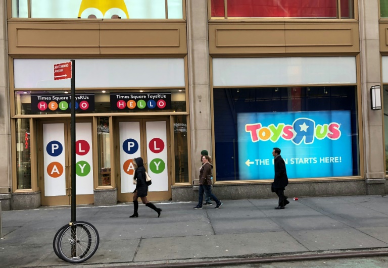 Toys R Us founder dies as iconic retail chain folds